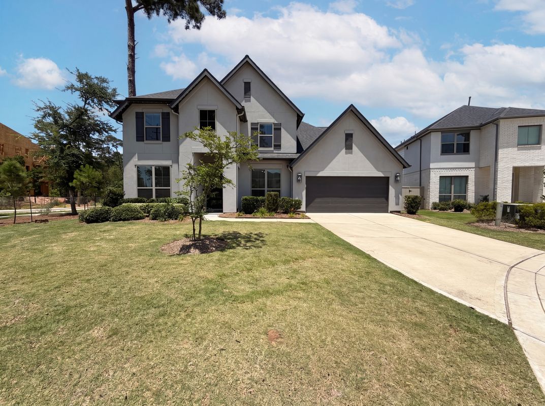 Property photo 1 of 15418 Legacy Park Way