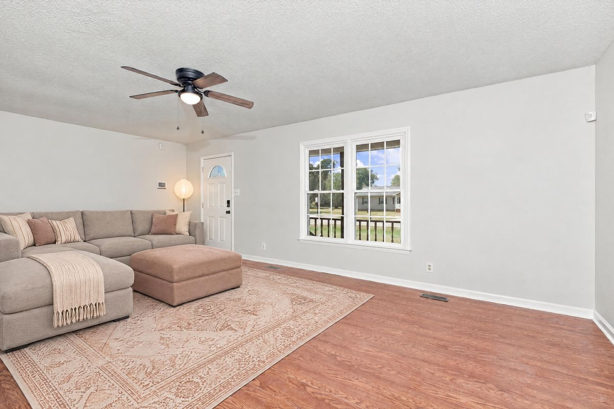 Property photo 3 of 110 Patsy Ln