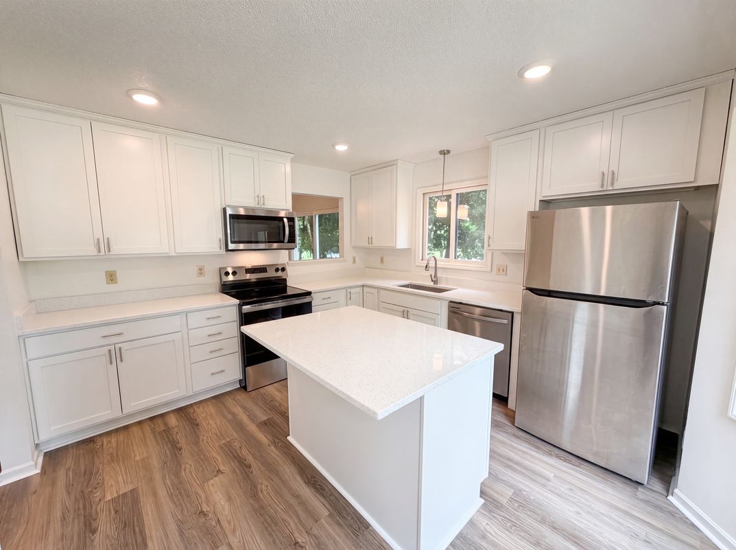 Property photo 2 of 2601 Setter Cir