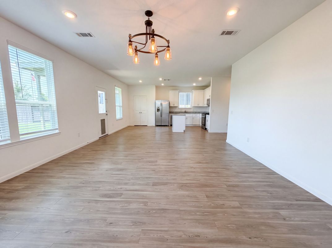 Property photo 3 of 25635 Balsamroot Dr