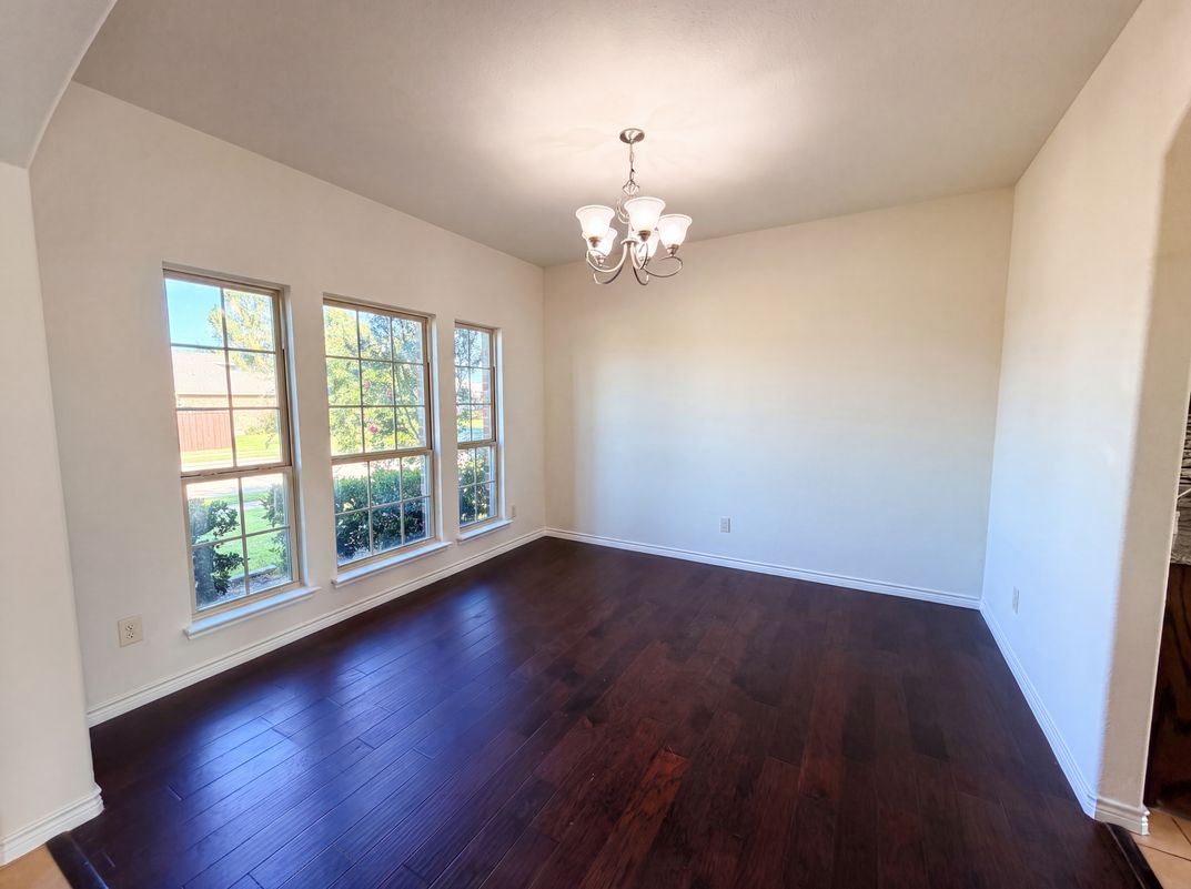 Photo 8 of 22 of 1217 Maverick Ln, Royse City, TX