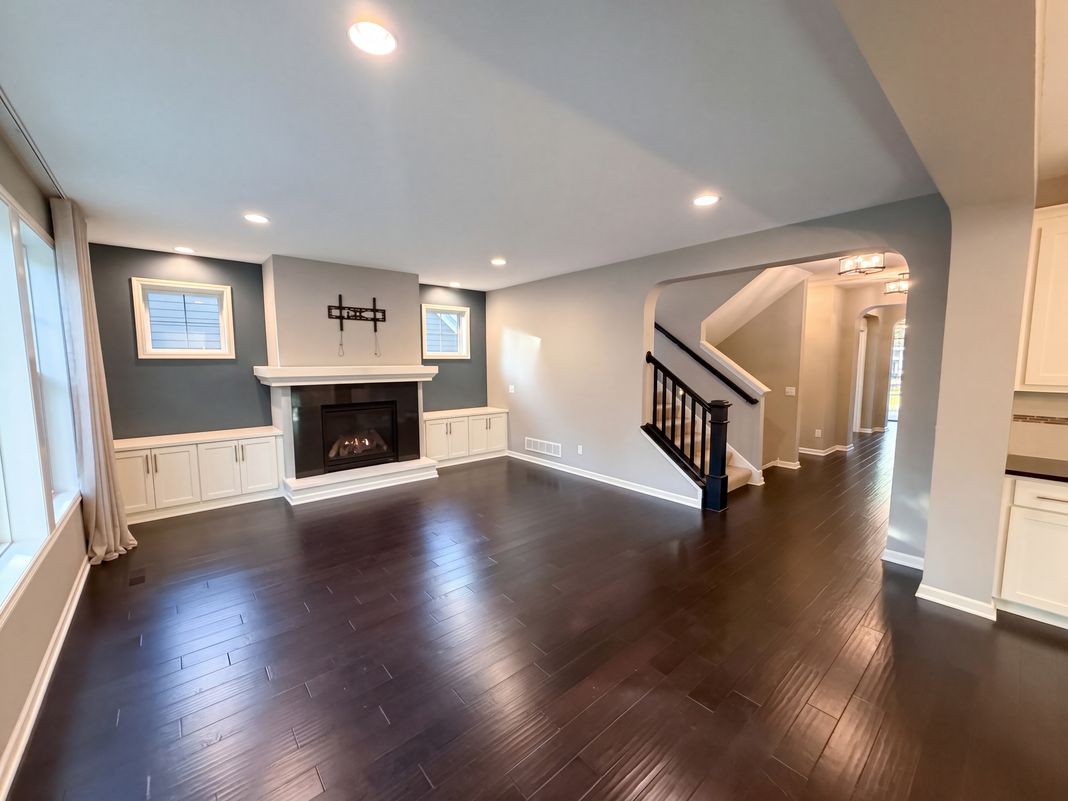 Property photo 2 of 16891 E Lake Dr