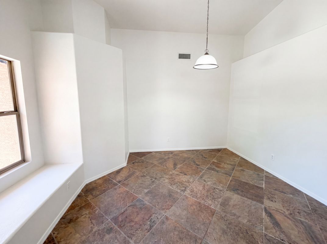 Photo 11 of 28 of 8271 N 112th Ave, Peoria, AZ