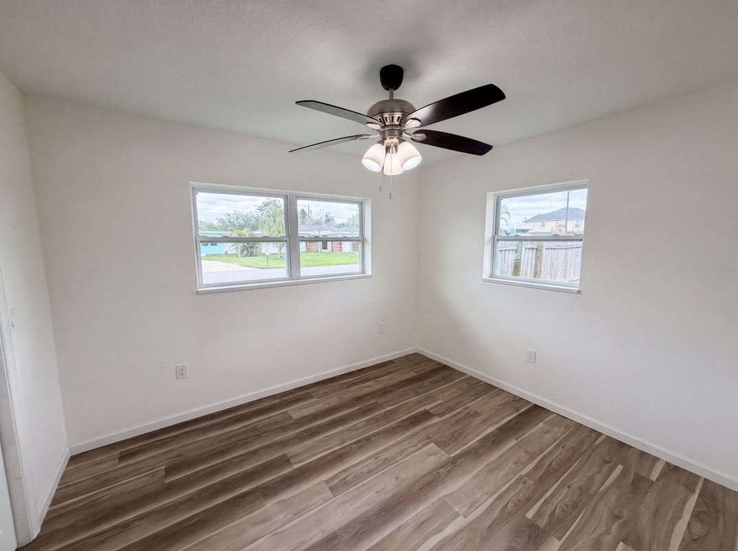 Photo 11 of 19 of 567 Baywood Dr N, Dunedin, FL