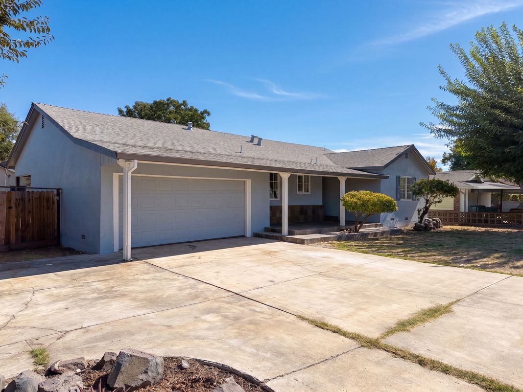 Property photo 1 of 3020 Christina Ave