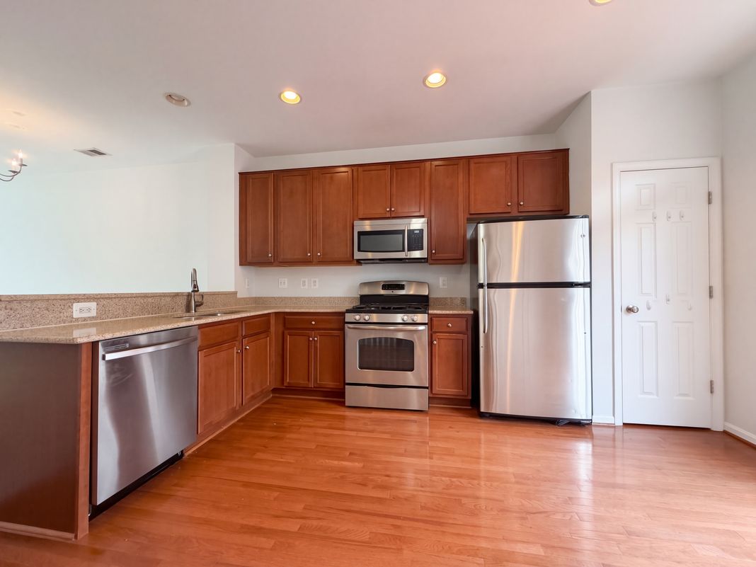 Property photo 2 of 15613 John Diskin Cir