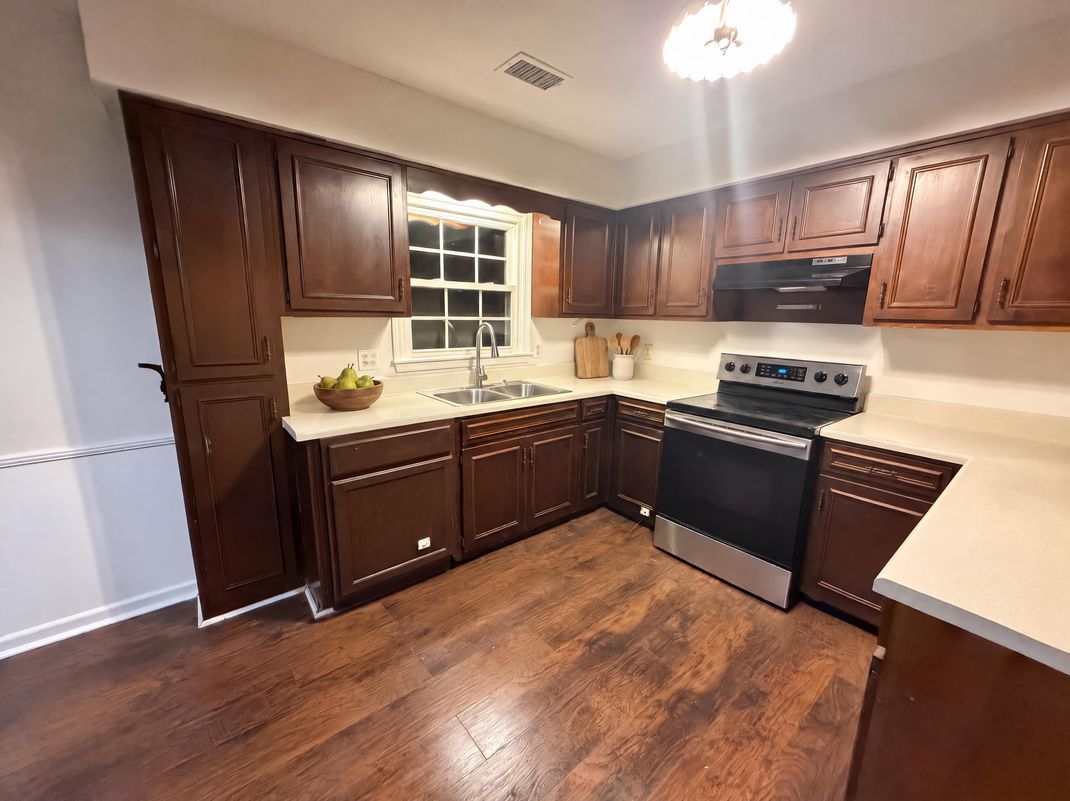 Property photo 2 of 104 Hearthstone Dr