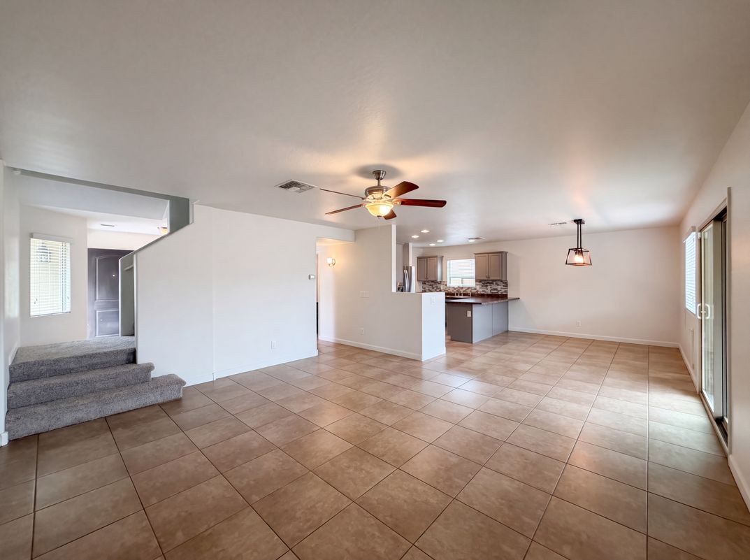 Property photo 3 of 28539 N Moonstone Way