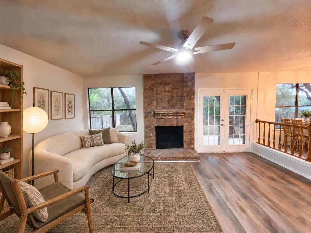 Property photo 3 of 7724 Benbrook