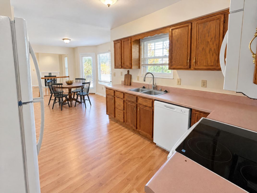 Property photo 3 of 1344 Cayton Rd