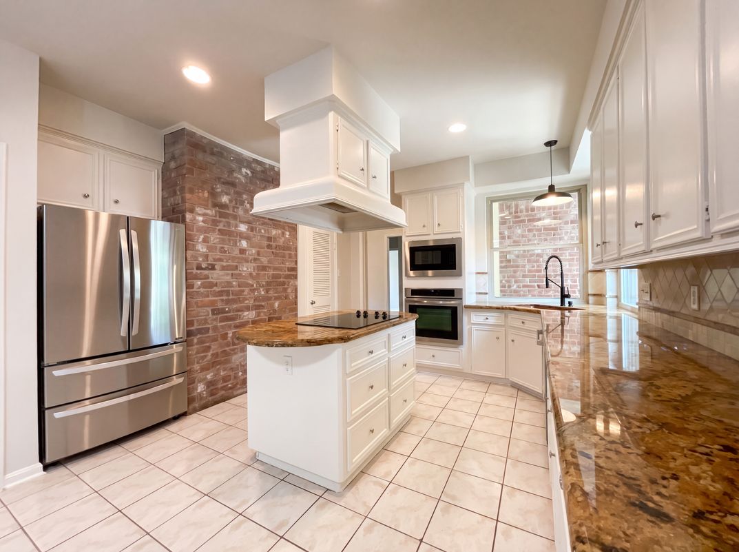 Property photo 2 of 12910 Ashford Chase Dr