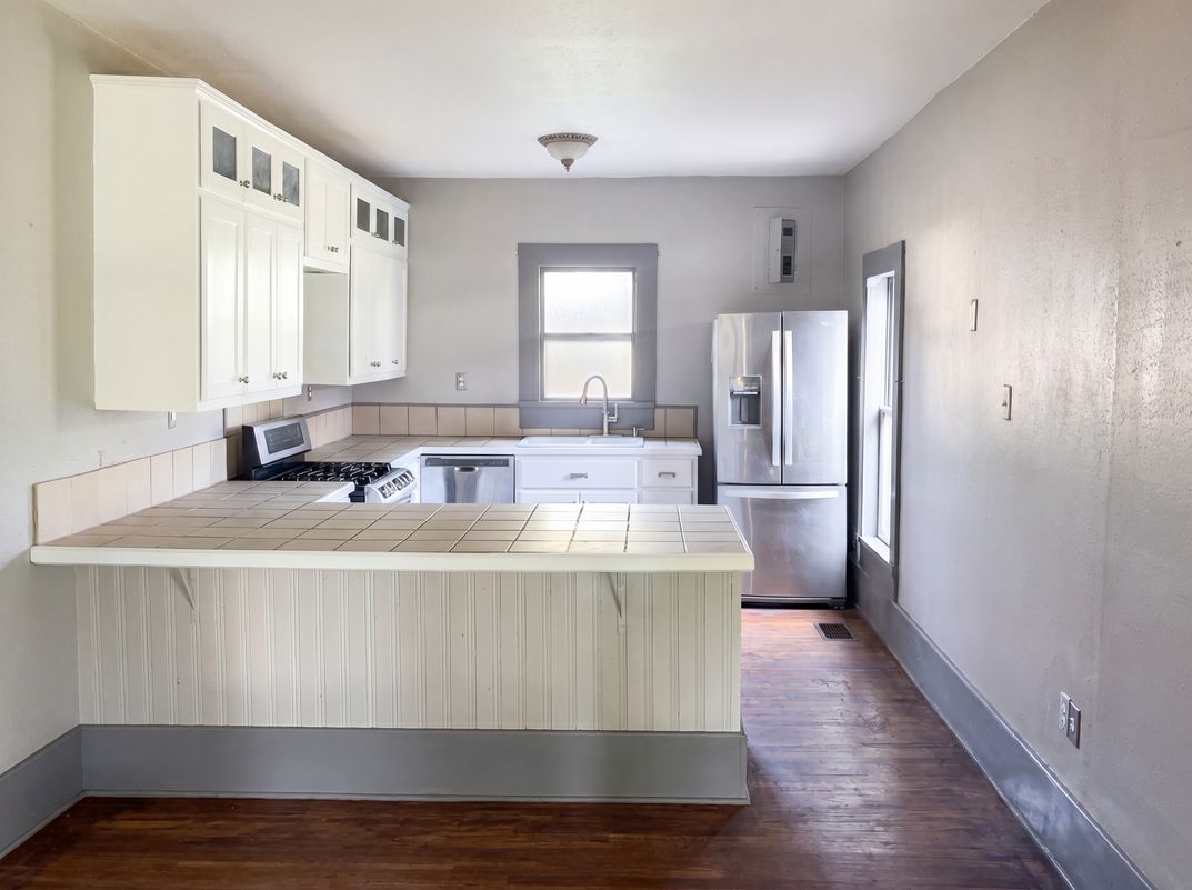 Property photo 2 of 506 S Foley St