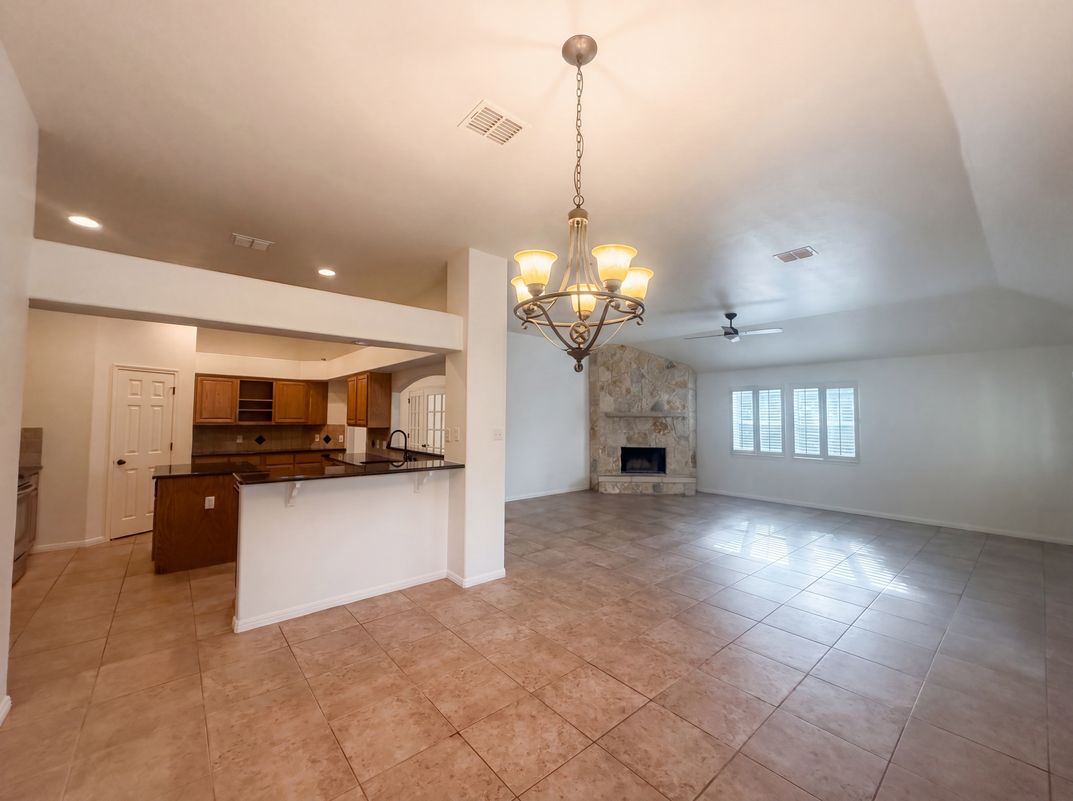 Photo 6 of 25 of 12 Birchwood Cir, Wimberley, TX
