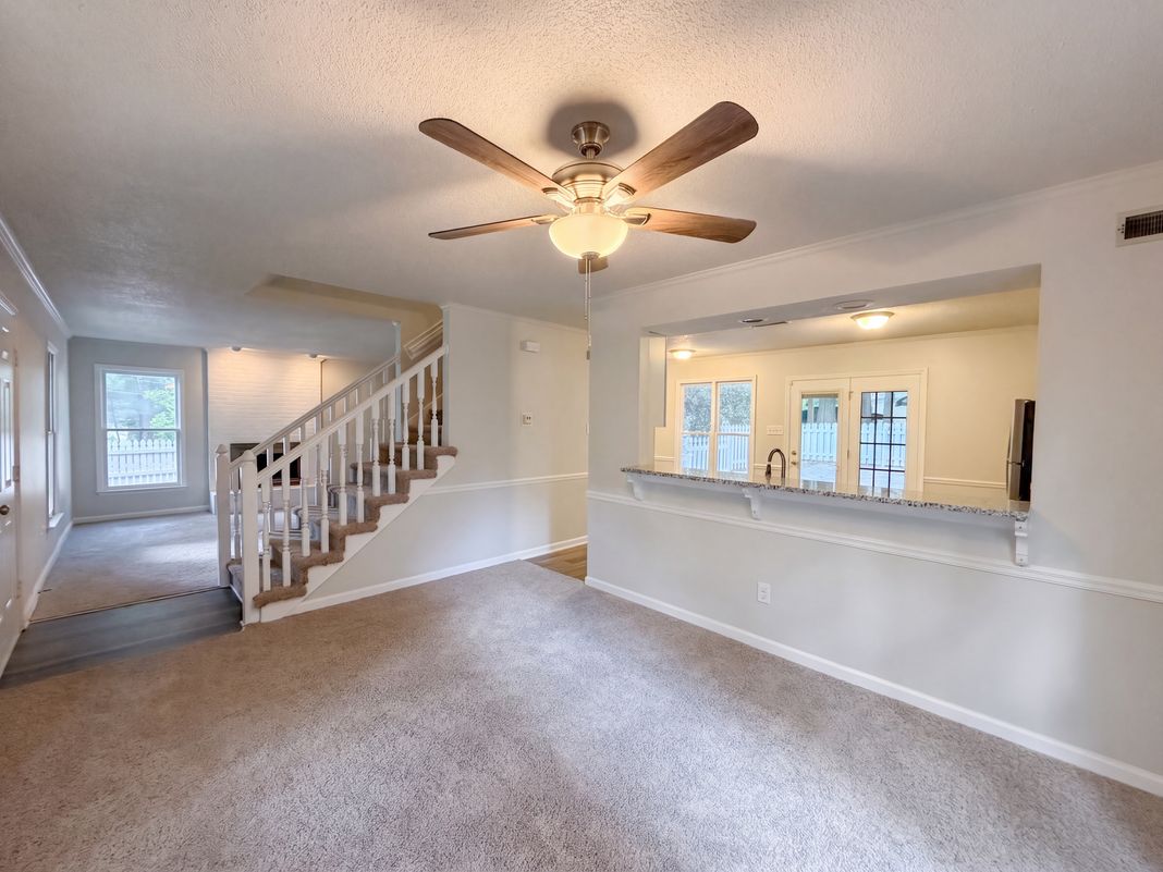 Property photo 3 of 2338 Hillandale Rd