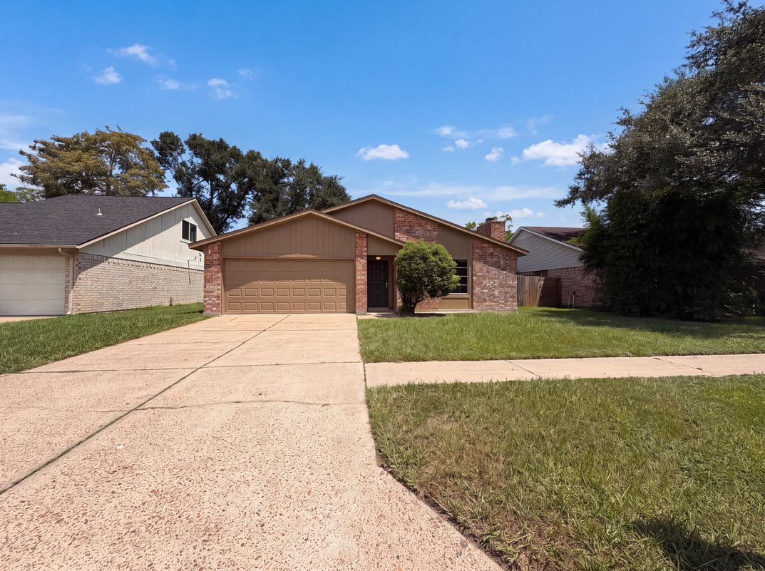 Property photo 1 of 5602 Briarwood Forest Dr