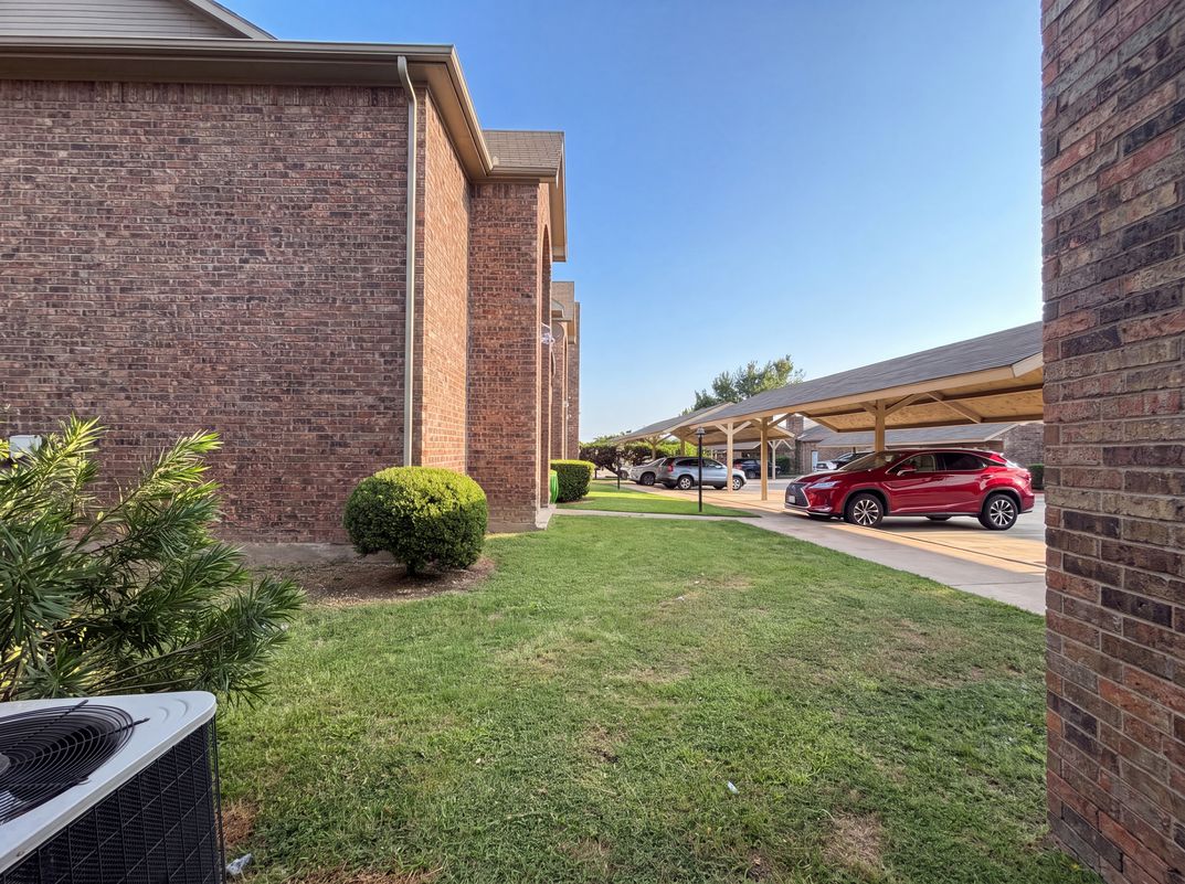 Photo 5 of 19 of 3500 E Park Blvd, Plano, TX