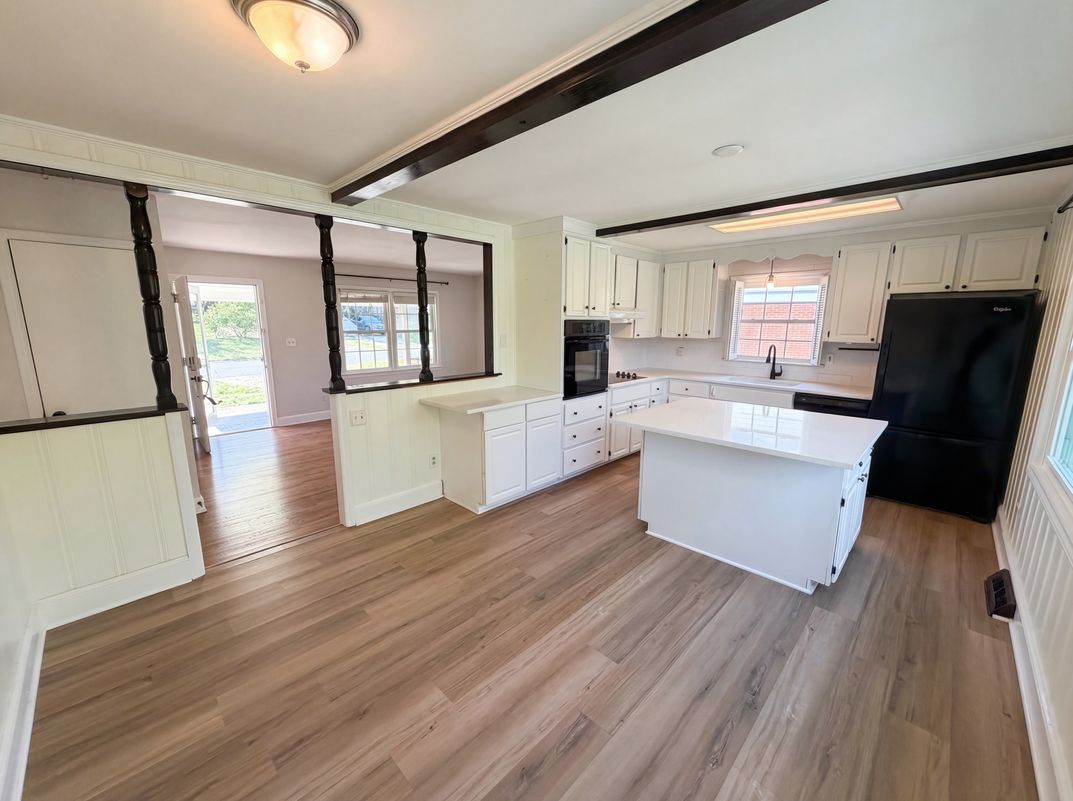 Property photo 2 of 6621 Starcrest Dr