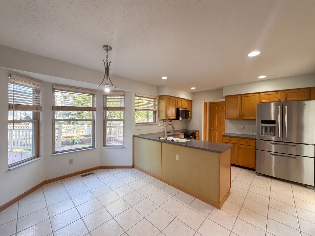 Property photo 2 of 232 Brownstone Ct