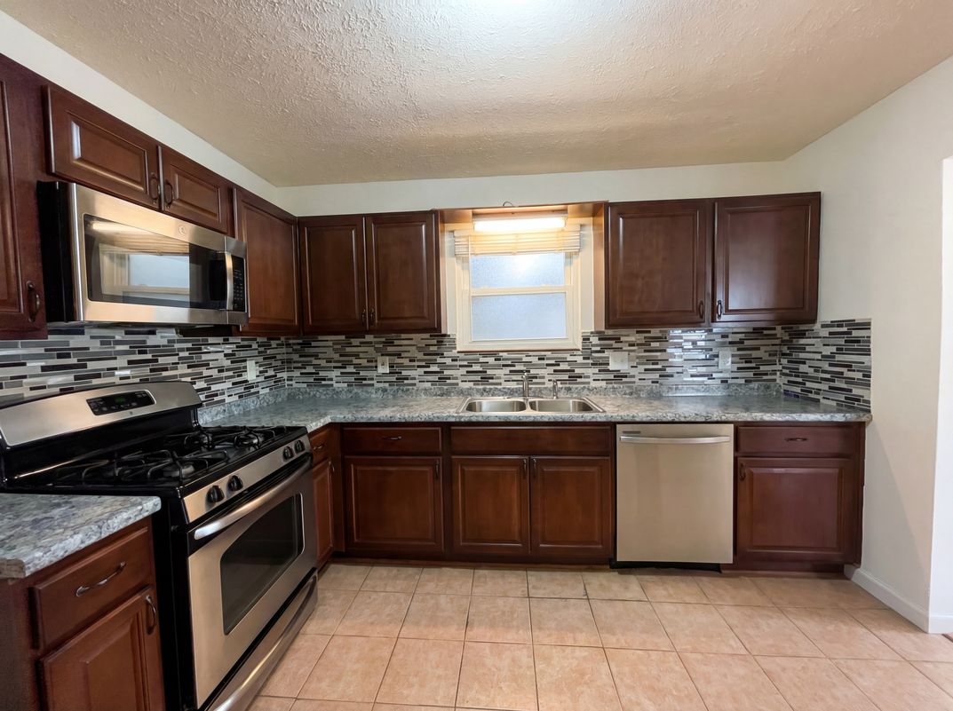 Property photo 2 of 5328 Ridge Forest Dr