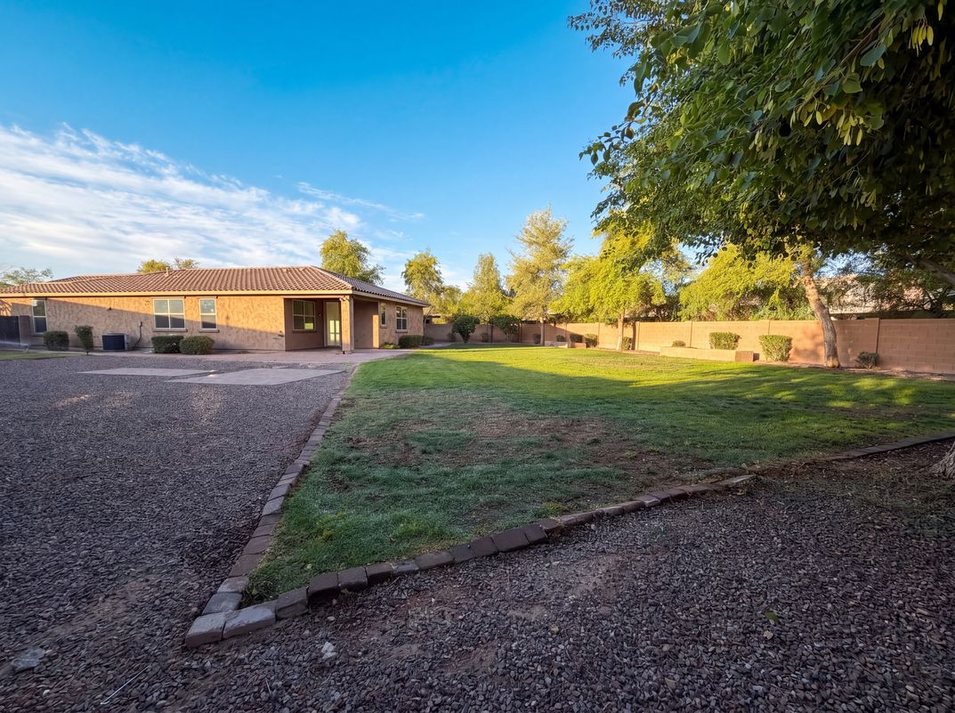 Photo 13 of 23 of 112 E Bernie Ln, Gilbert, AZ