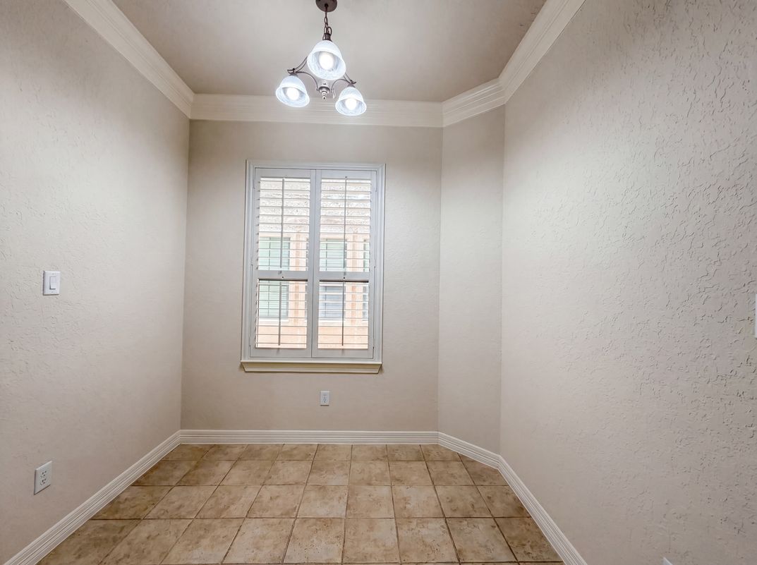 Photo 19 of 21 of 2942 Royal Oaks Crst, Houston, TX