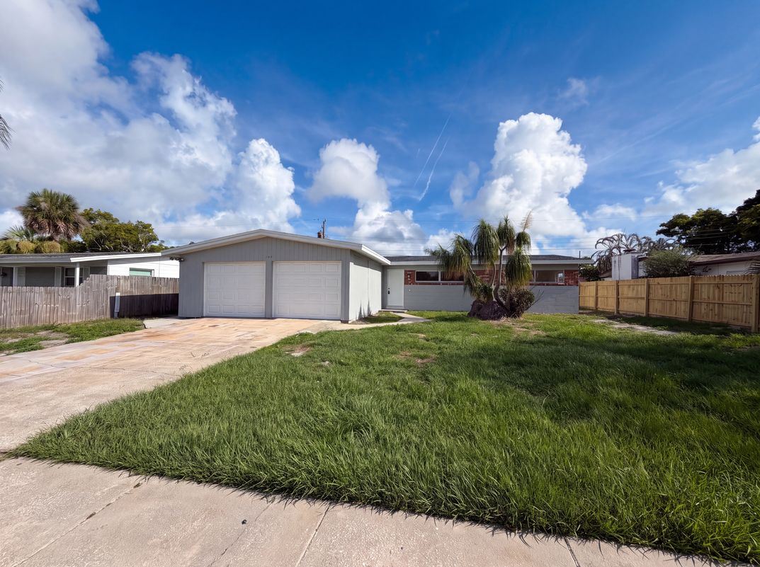 Property photo 1 of 160 Carib Dr