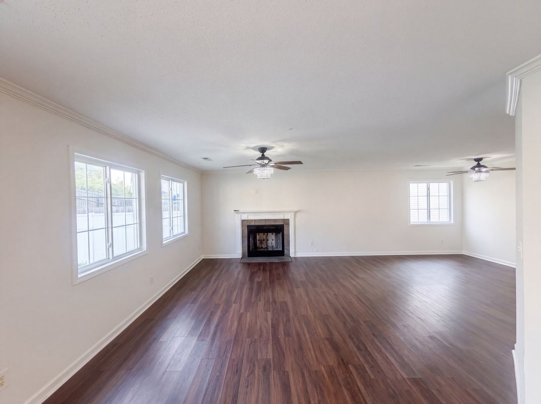 Property photo 3 of 3 Elsworth Ct