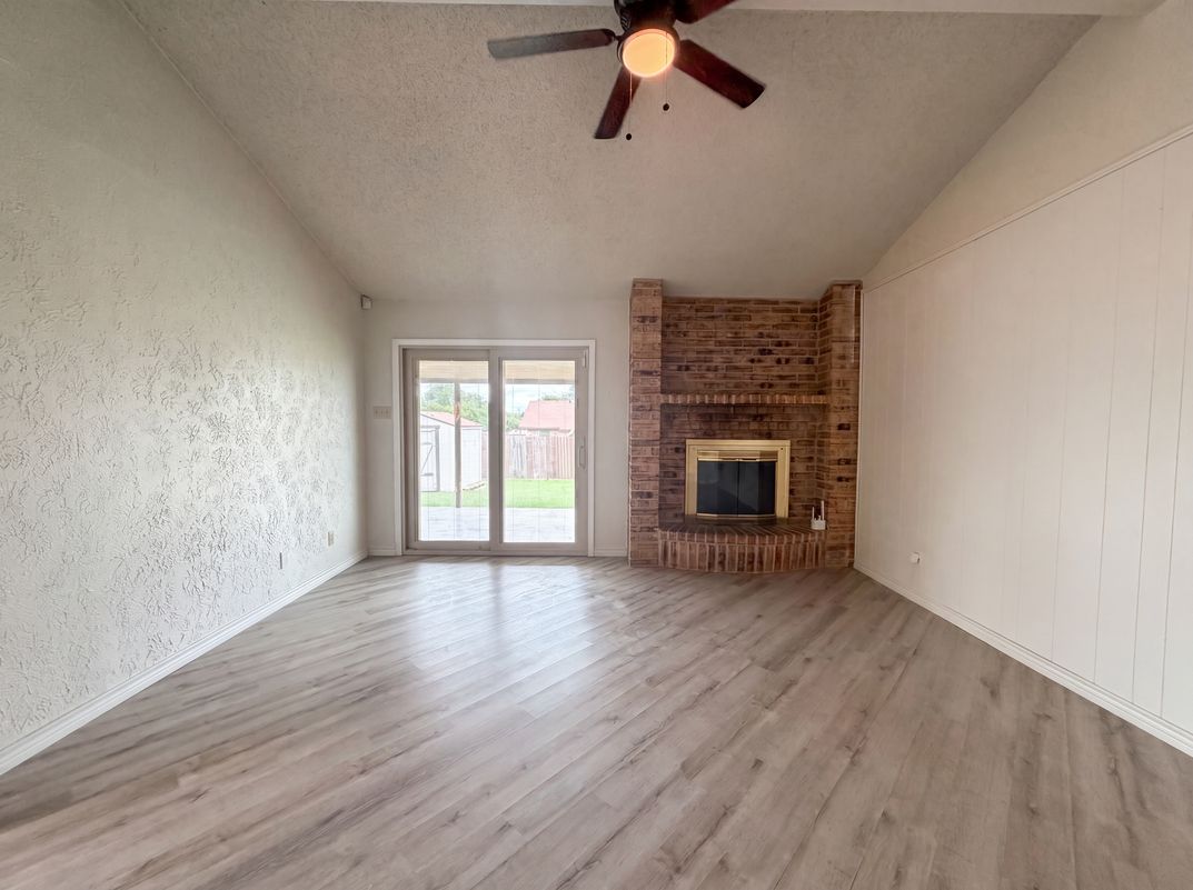 Photo 3 of 15 of 2012 Stardust St, Killeen, TX