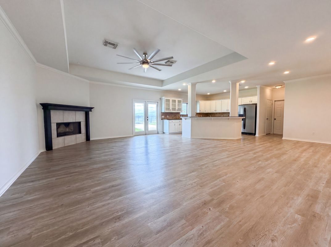 Property photo 3 of 6041 King Trl