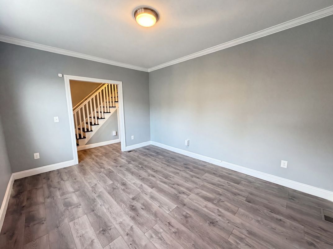 Property photo 3 of 15 Arverne Ter