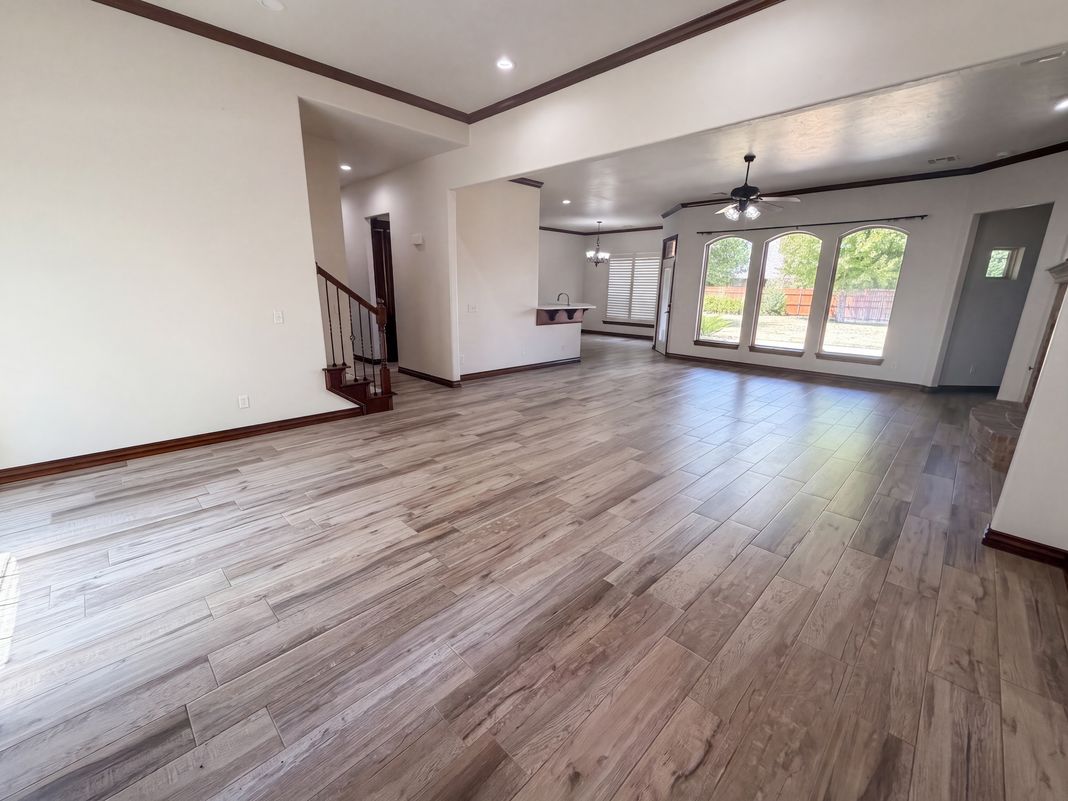 Property photo 3 of 1017 W Camellia Way