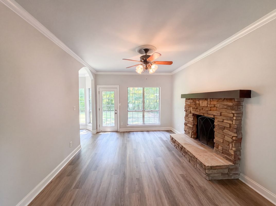Property photo 3 of 1604 Rocky Glen Ln