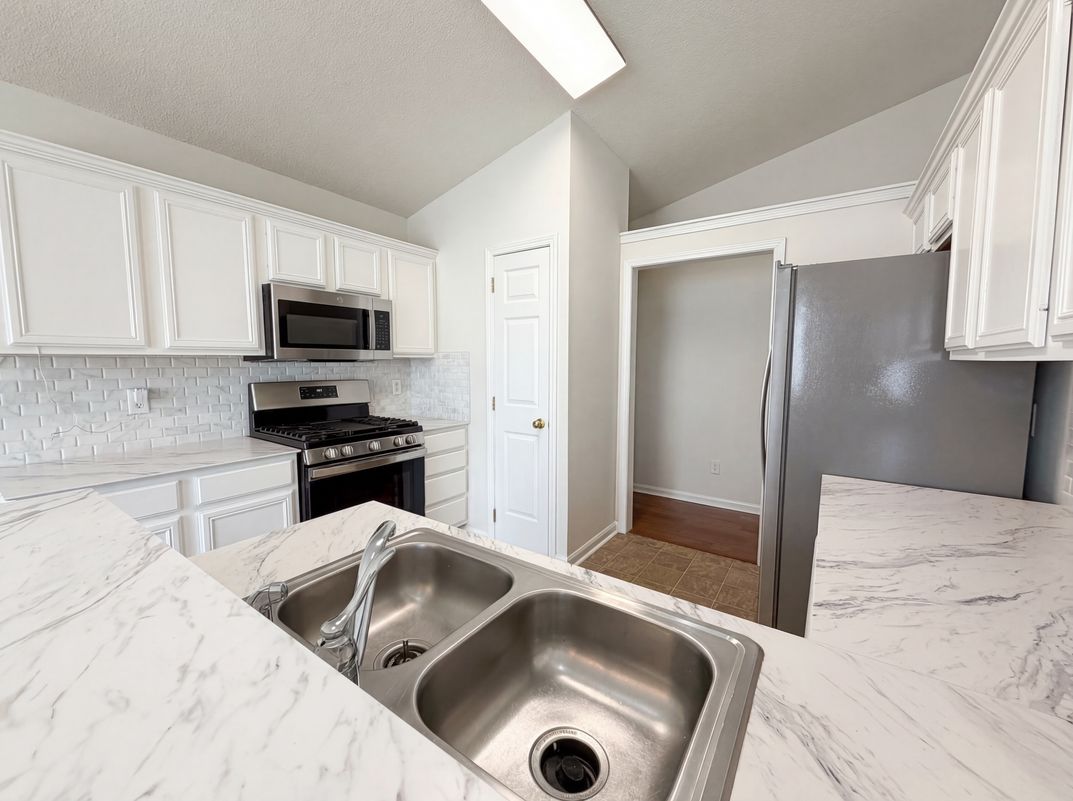 Property photo 2 of 12525 Panthersville Dr