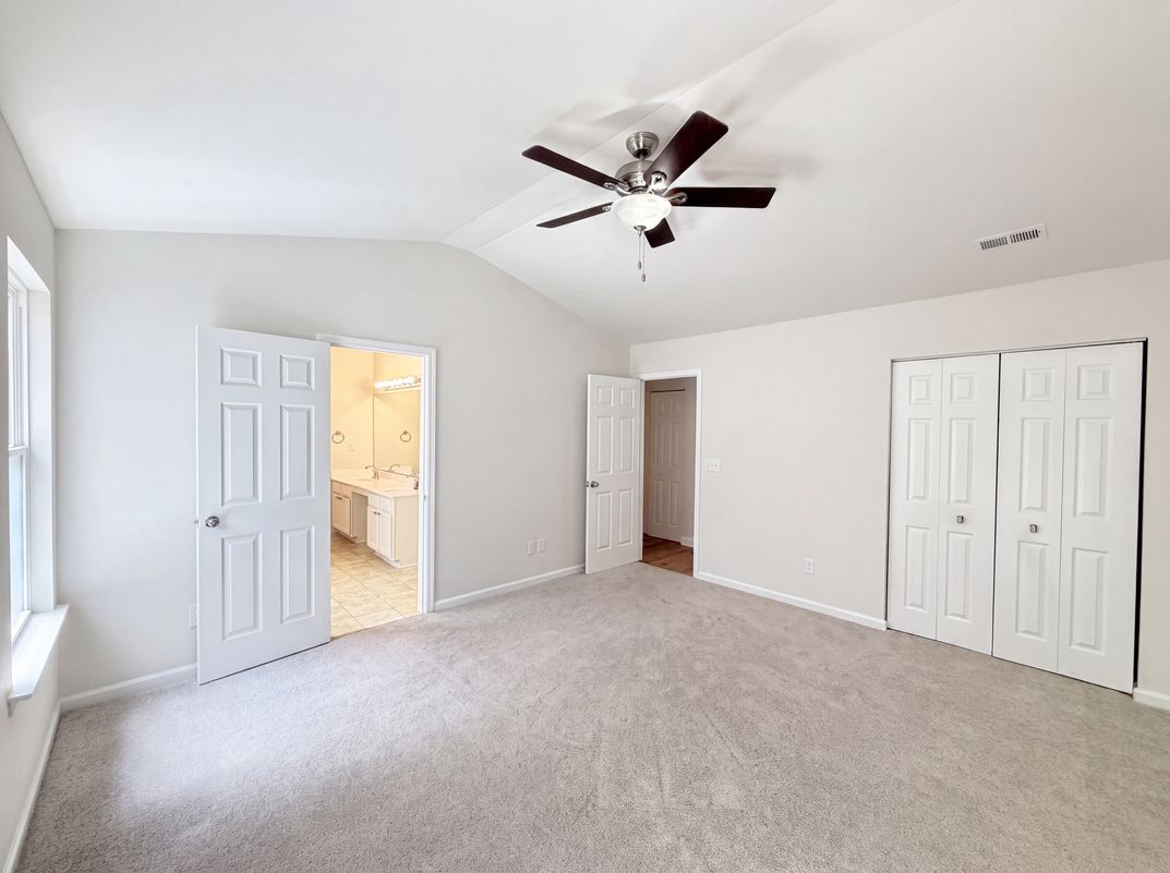 Photo 4 of 22 of 14542 Arbor Ridge Dr, Charlotte, NC