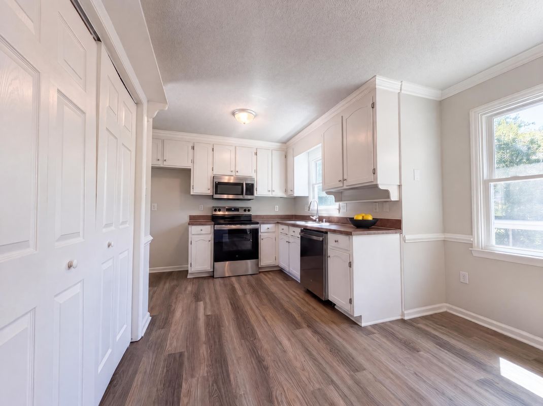 Property photo 2 of 106 Deblyn Ct