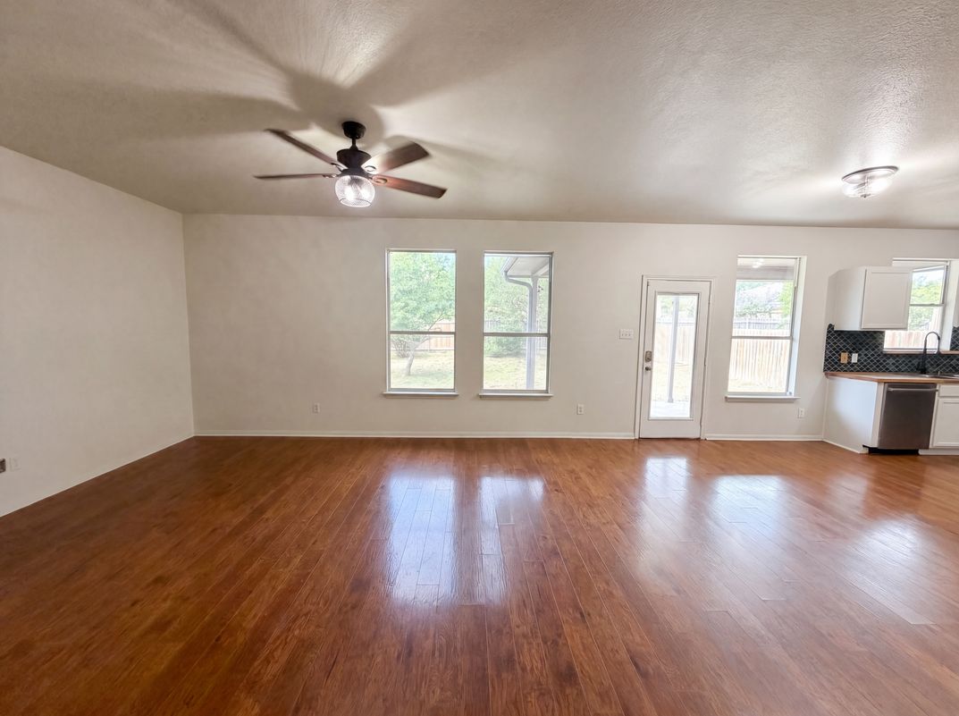 Property photo 3 of 612 Sugar Brook Dr