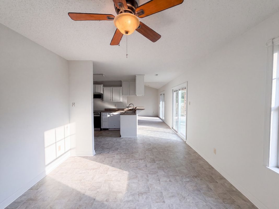 Property photo 2 of 758 Meadow Ridge Rd