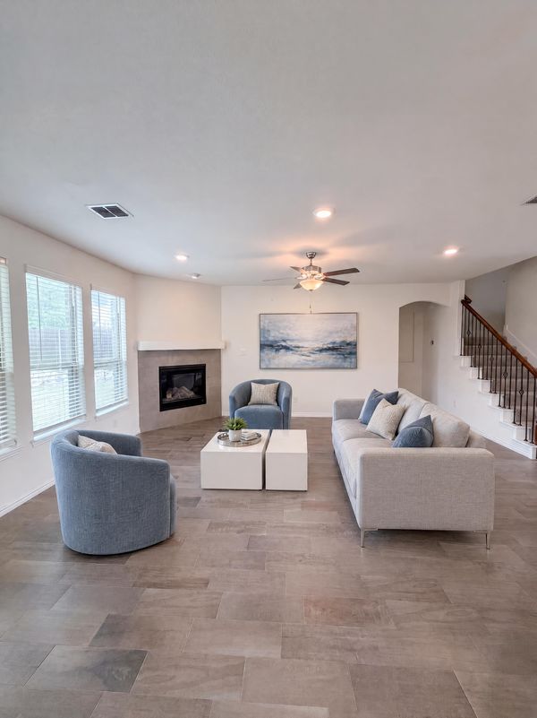 Property photo 3 of 1421 Prairie Lake Ct