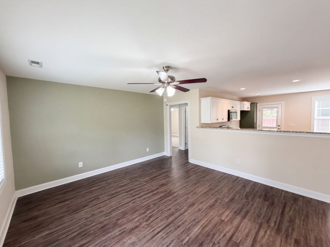 Property photo 3 of 335 Odell Dr NW