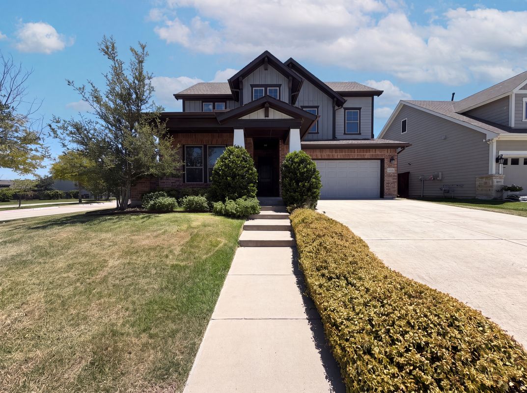 Property photo 1 of 1901 Crested Ridge Rd