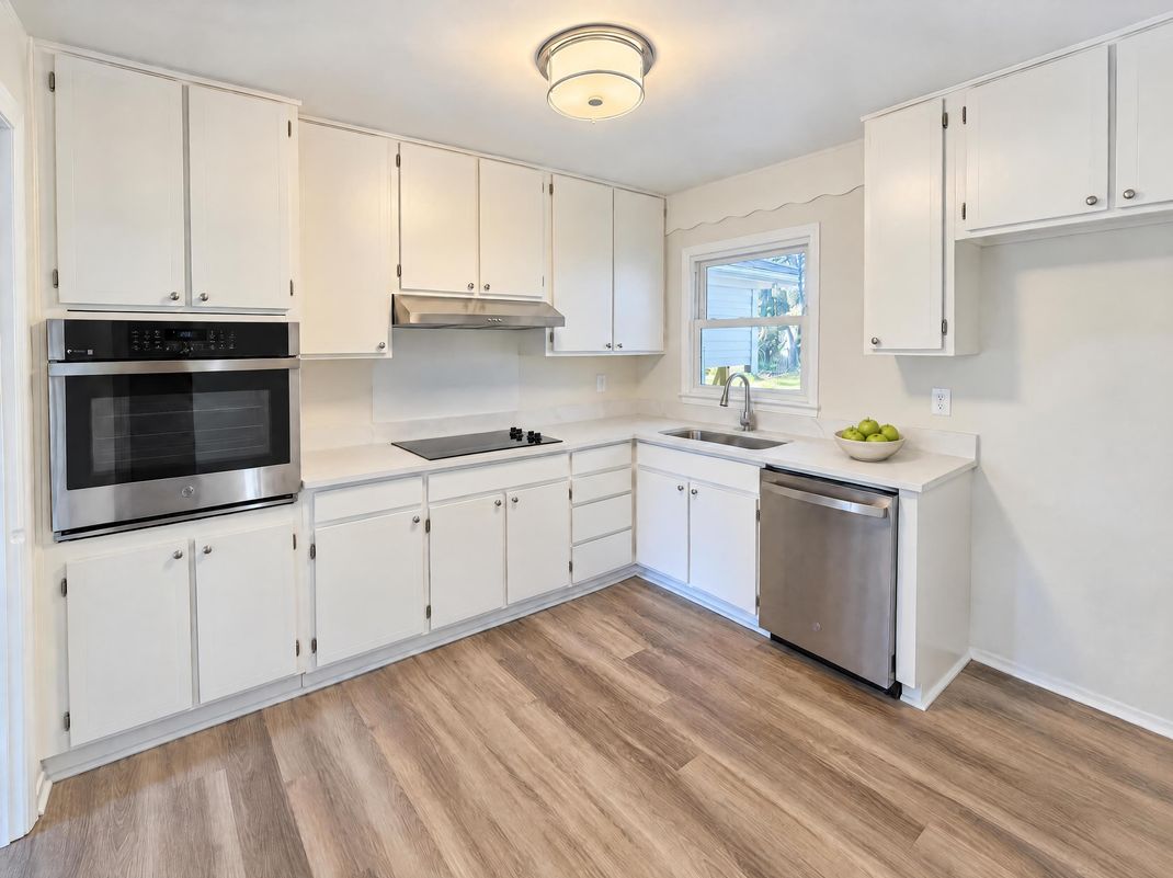 Property photo 3 of 3305 Winchester Dr