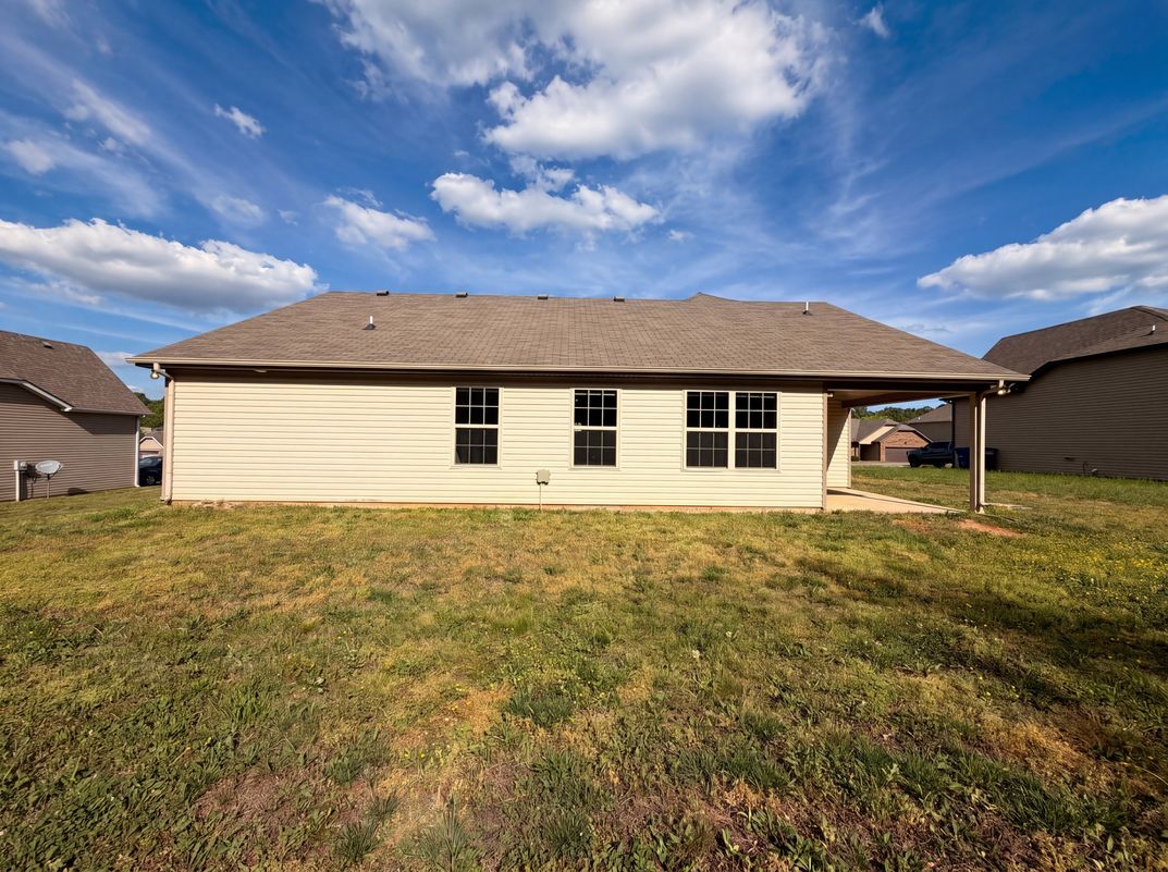Photo 5 of 22 of 447 Golf Club Ln, Springfield, TN