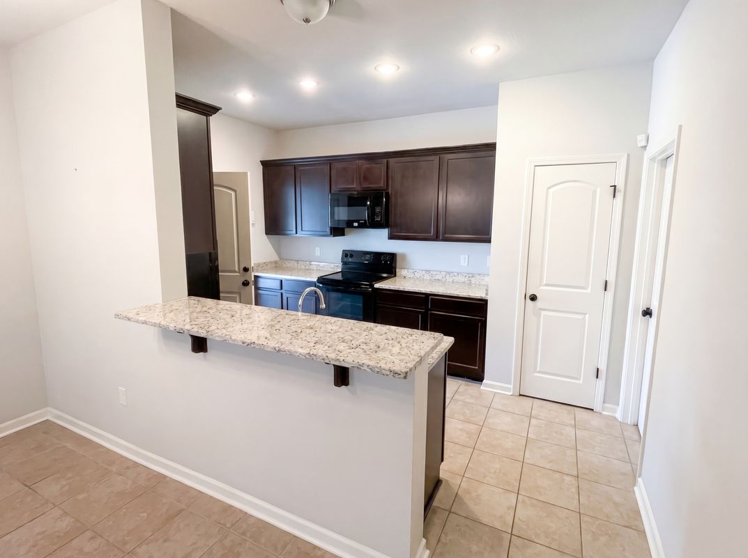 Property photo 2 of 402 Cypress Garden Dr