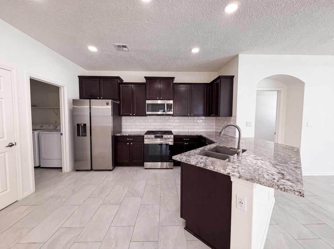 Property photo 2 of 2032 Lobo Trot Ct SE