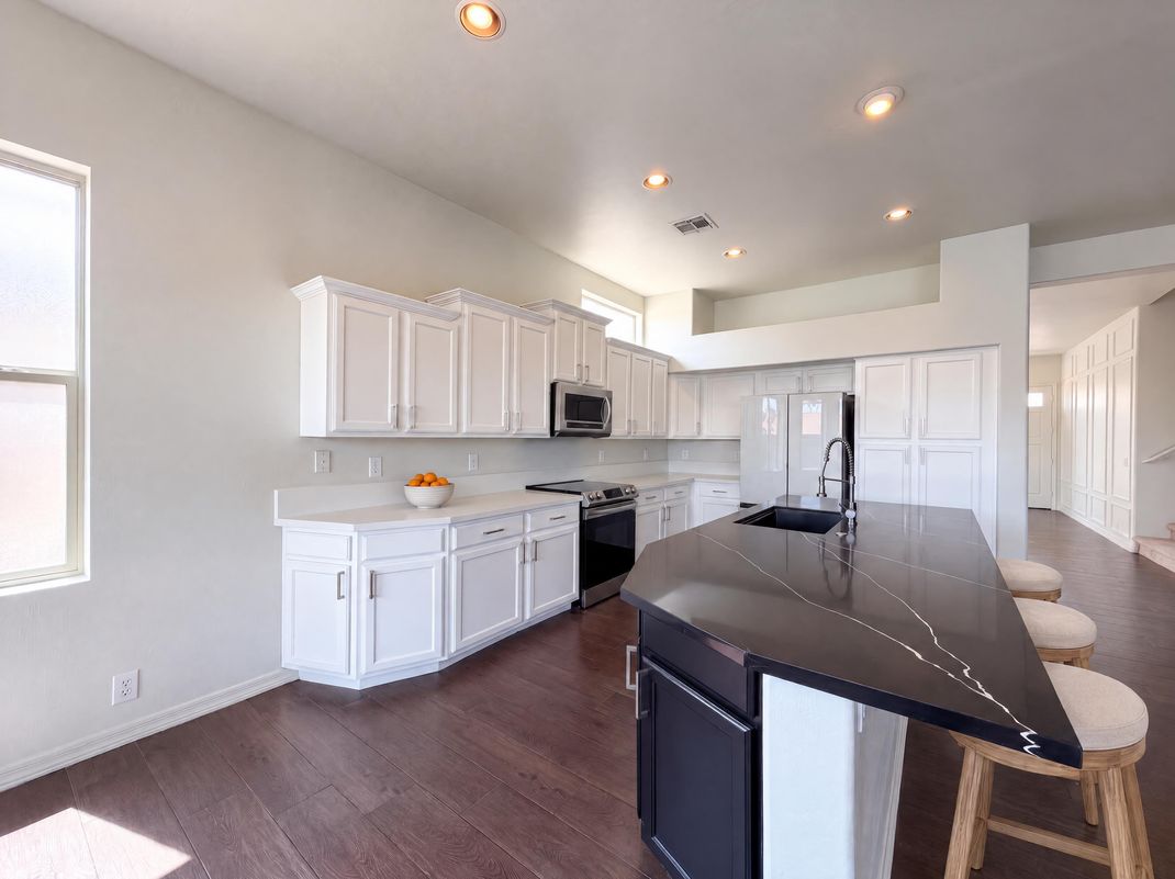 Property photo 2 of 3003 N 111th Dr