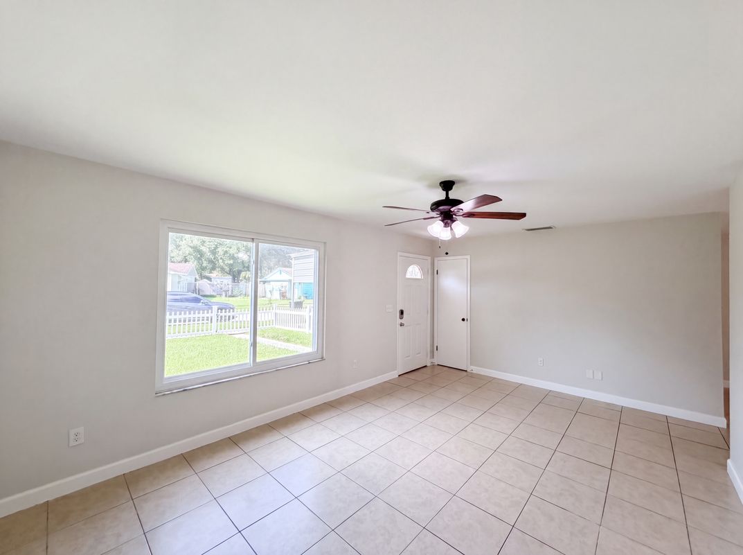 Property photo 3 of 7233 W Thomas Jefferson Cir W