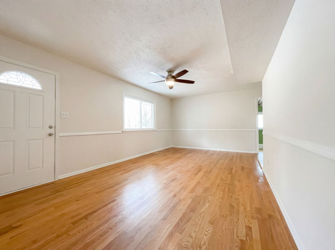 Property photo 3 of 1004 Vesper Ln
