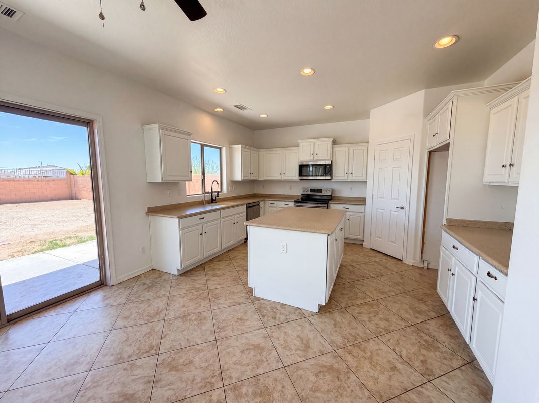 Property photo 2 of 3269 N 301st Dr