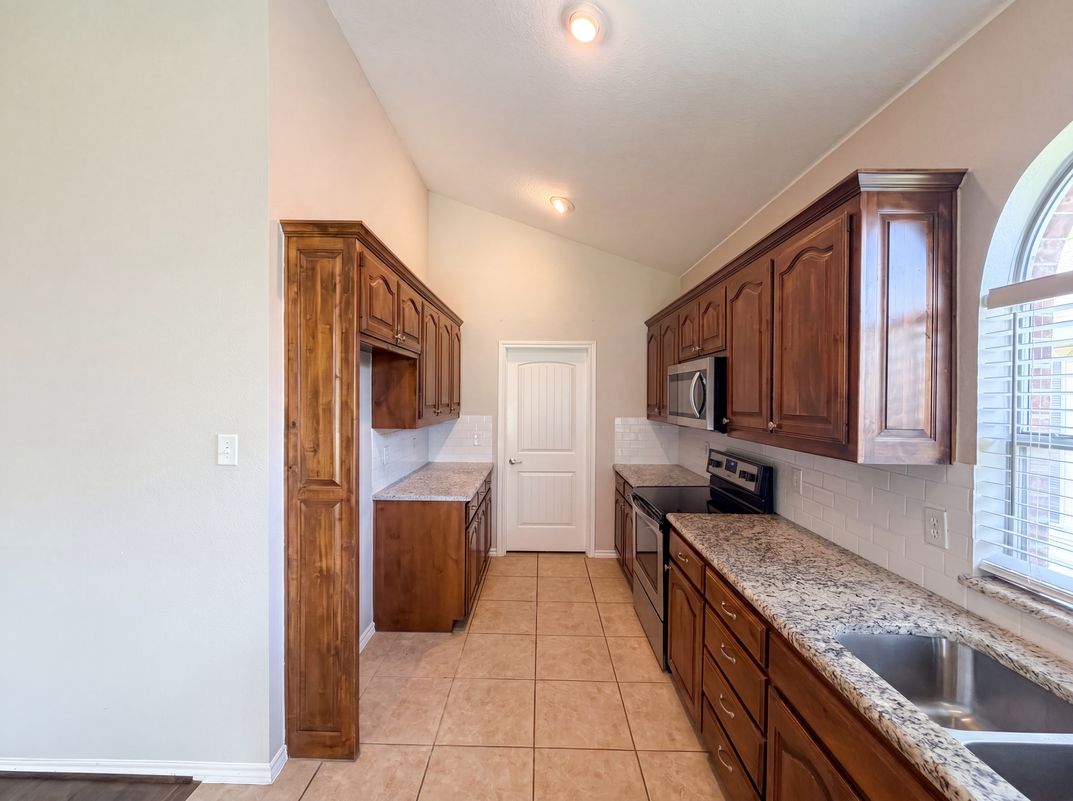 Property photo 2 of 1205 Kachina Ln