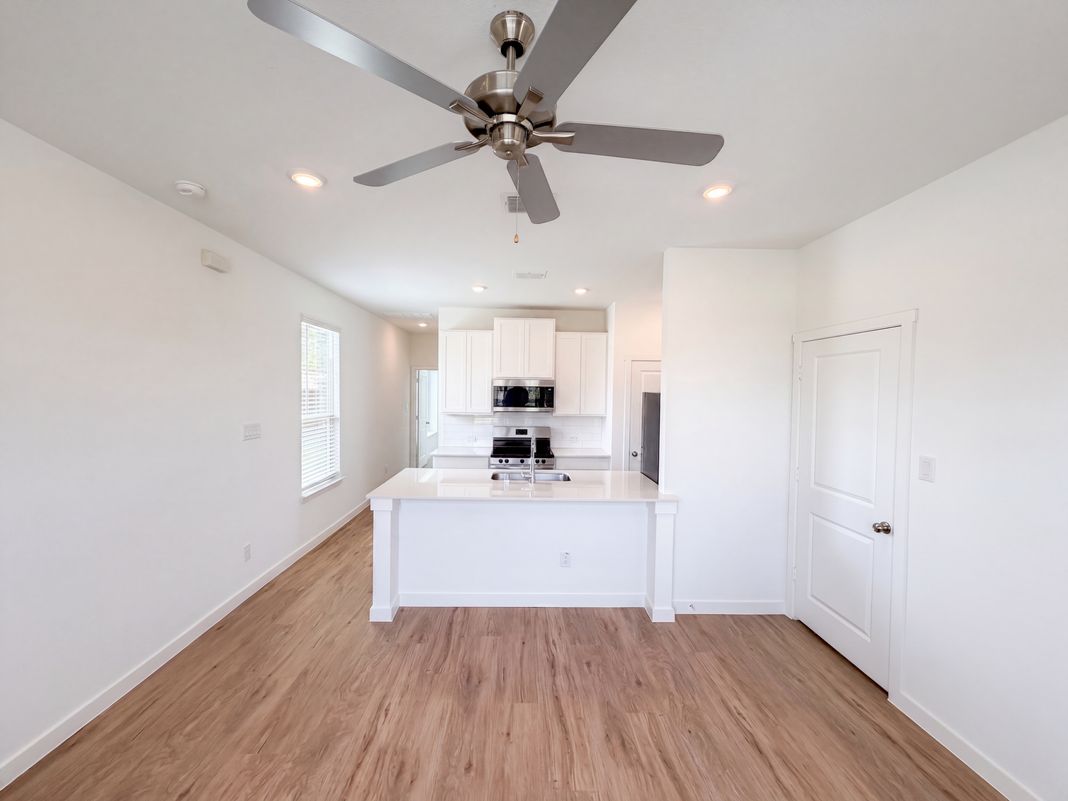Property photo 2 of 201 Loving Trl